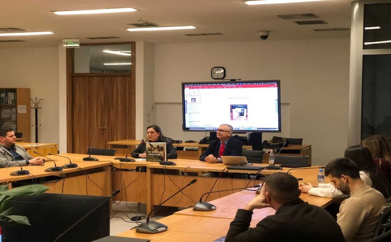 AKTIVITET: BOTËKUPTIMI KUSHTETUES I FAIK KONICËS
Ligjëratë nga Av. Agron Alibali, LL.M., Senior Fellow, University of Massachusetts, Boston
Në nderim të 150 vjetorit të lindjes