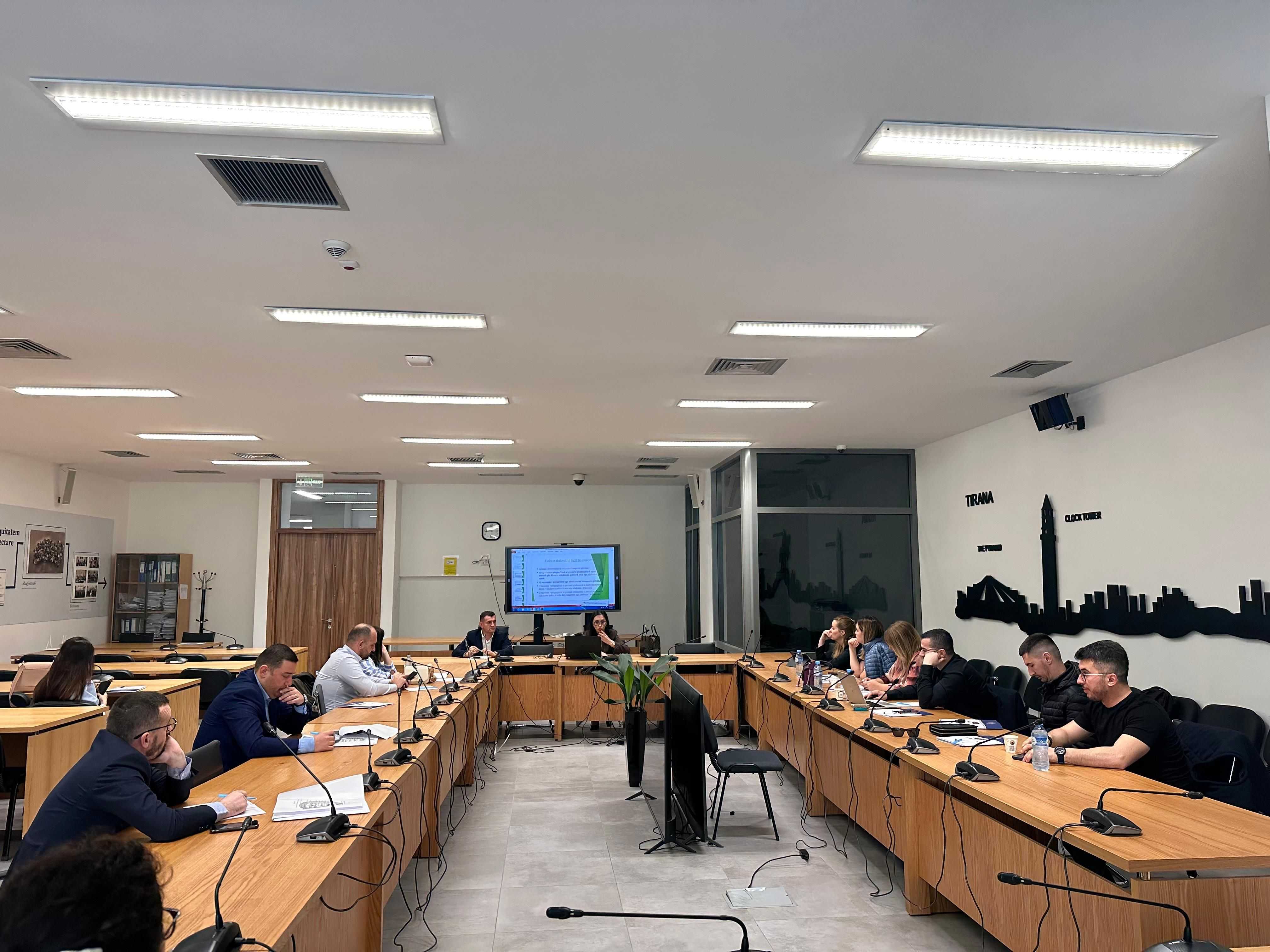 6.05.2025 - AKTIVITET TRAJNUES: “Dëmi që rrjedh nga mjetet motorike dhe aksidentet rrugore. Sigurimi i detyrueshëm dhe marrëdhëniet midis shoqërive të sigurimit dhe palëve të përfshira në aksident.”